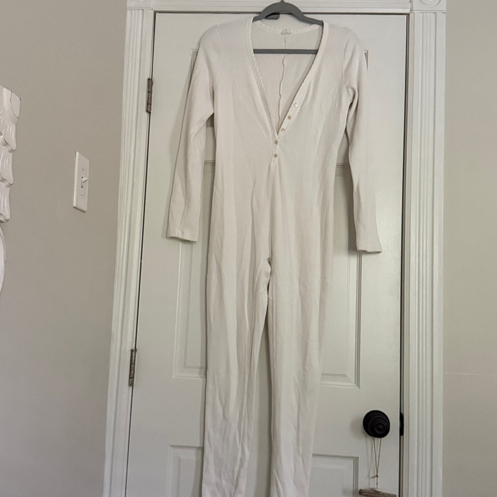 Wilfred Free Thermal White onesie